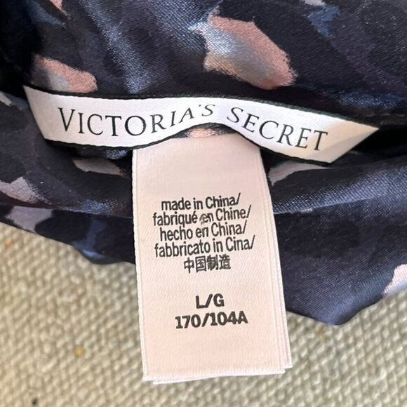 Victoria's Secret Woman's Multicolored Silky Animal Print Pajama Dress Sz lr - Picture 8 of 8